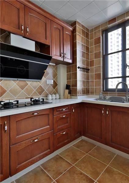 『』越来越多人纠结要不要装电视柜和餐边柜？这么装你肯定不会后悔！