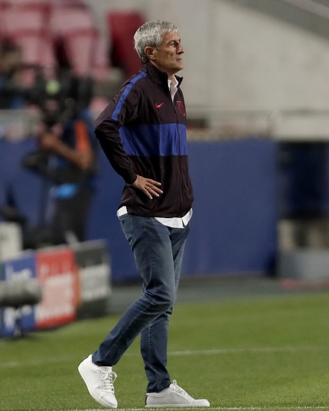 巴塞罗那|2比8惨败拜仁后，巴萨首位大将发声：耻辱！我愿为球队换血第1个离队