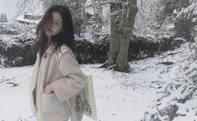 李嫣|14岁李嫣成功摘掉“兔唇”标签，长相神似年轻的王菲，美得不敢认