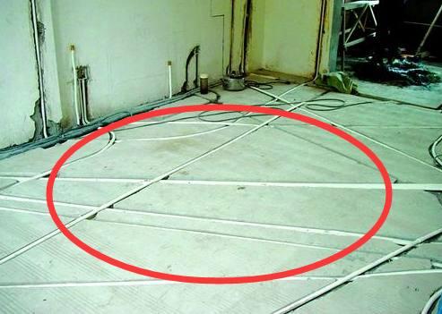 【】邻居在装修水电,我一看就知他被电工忽悠了,别这样开槽!