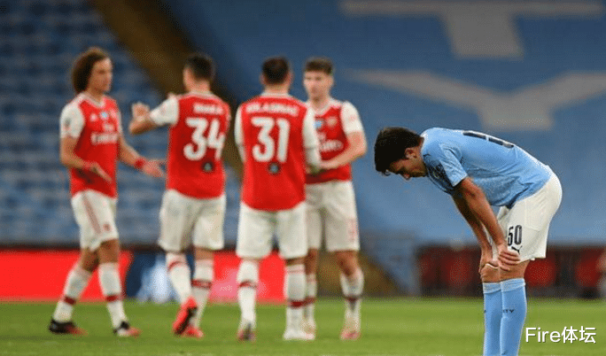 欧冠|0-2！欧冠争冠大热爆出大冷！惨遭落魄豪门爆锤，提前无缘四冠王