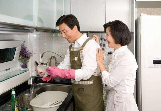 运动|男性过了45岁，若还能做到这4点，恭喜了，身体很不错！