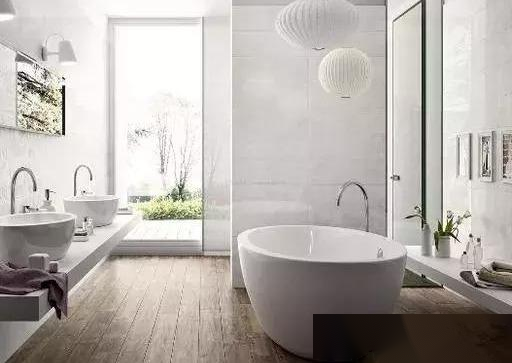 卫生间不兴洗手台了，毛巾架也扔了，学广东人新装法