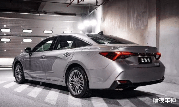 保时捷taycan|月销量已过万,2021款亚洲龙来了,油耗6.2L配2.5L自吸引擎