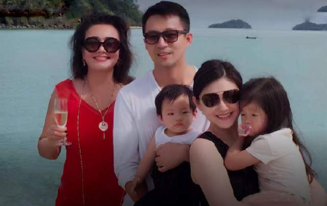大S|张兰罕晒儿媳大S，公开她亲手做的相册，诚意满满比新华字典还厚