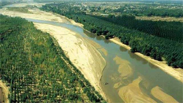 喀什|中国内蒙古出现奇迹?将黄河的水引入沙漠之后,出现了什么奇观?