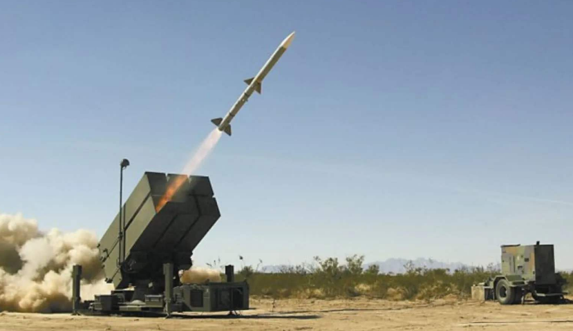 #印度#印军10万精锐齐聚边境，赶走大量边民，在制高点架设重机枪