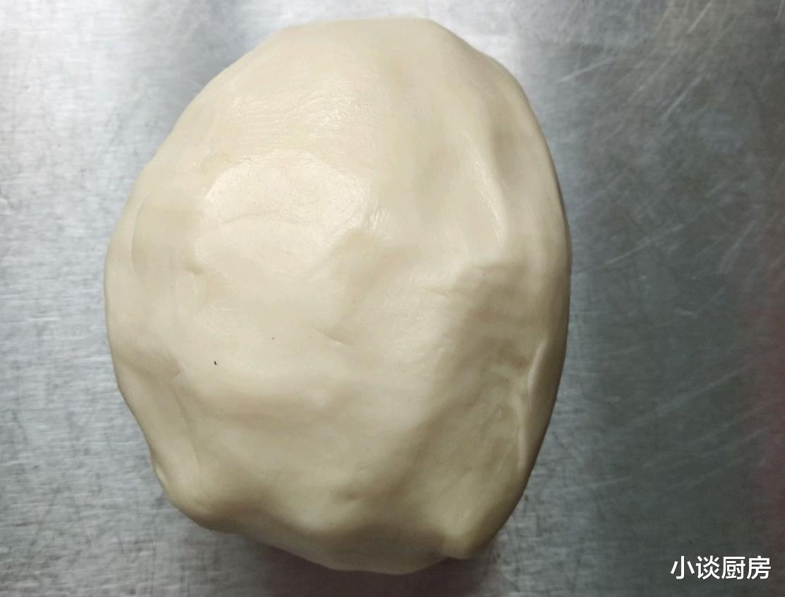 「老婆饼」教你老婆饼的做法,色泽金黄,外皮酥脆,馅料软糯,咬一口直掉渣