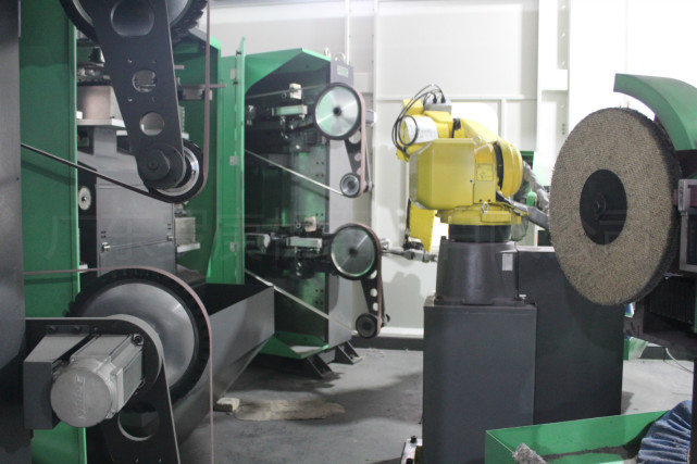 iPhone SE|工业机器人在人工关节打磨抛光中的应用