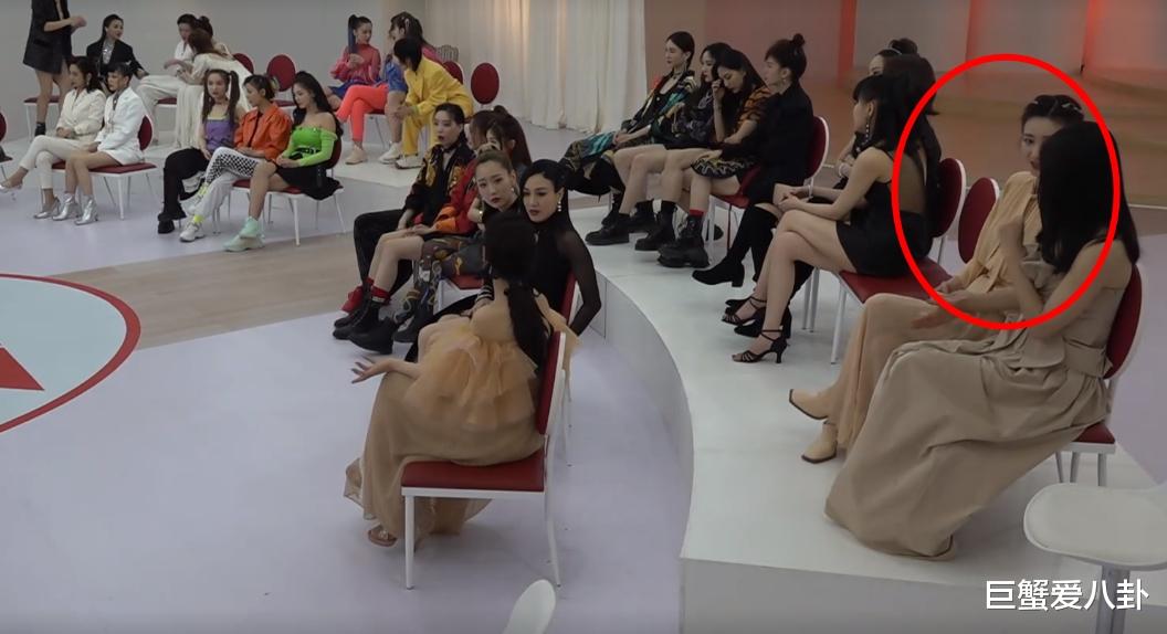 许飞|张萌要请许飞演戏，不顾朋友的忠告，万茜和吴昕的留言验证其人品