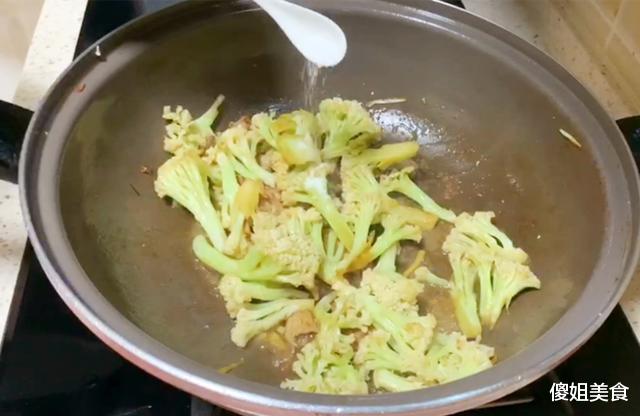 花菜|花菜用清水洗是大错，等于吃虫卵，教你一妙招，农药虫卵全跑光