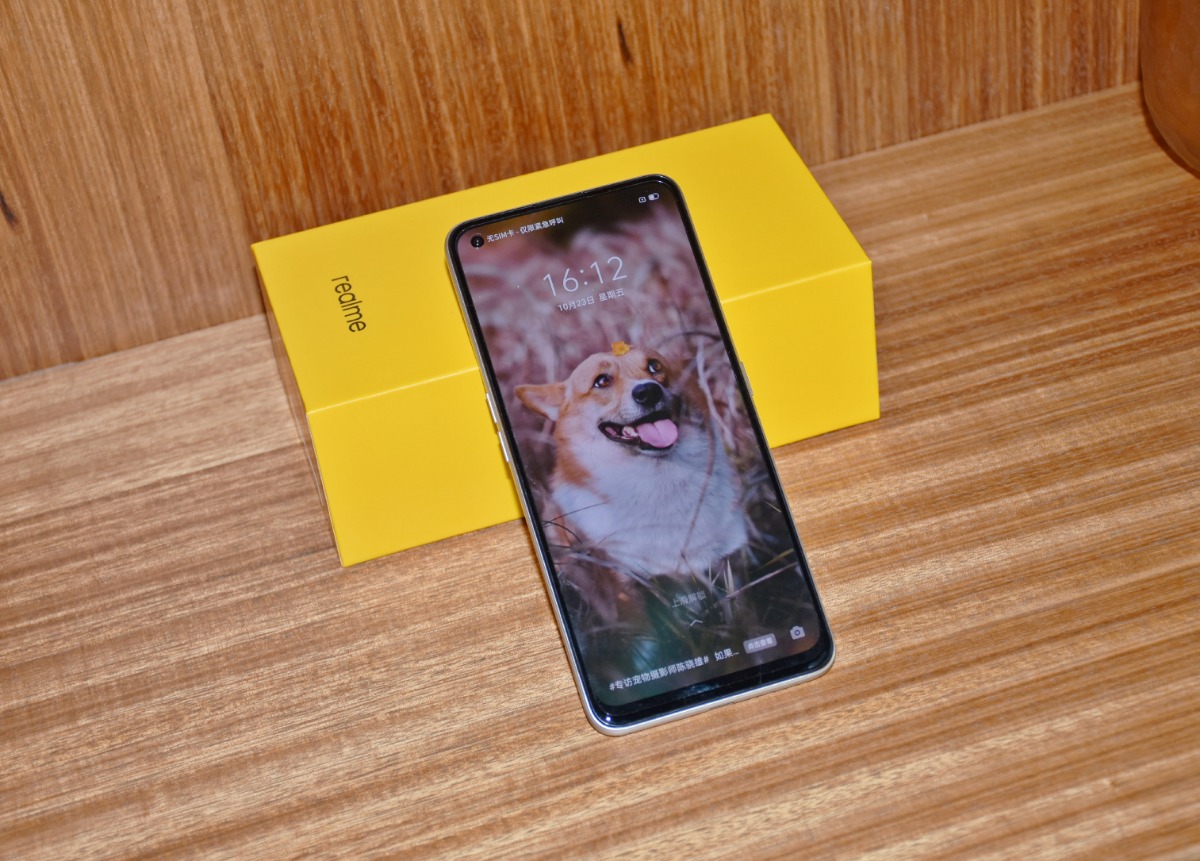 realme|颜值不输工艺品,realme真我 Q2 Pro轻潮灰上手