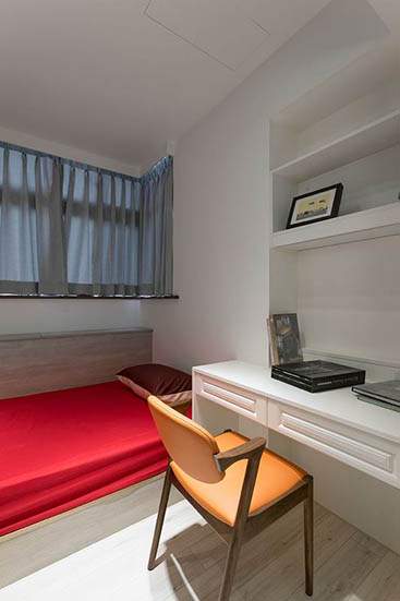 |102平现代风装修，天花板设计独特，休闲美宅舒适又温馨