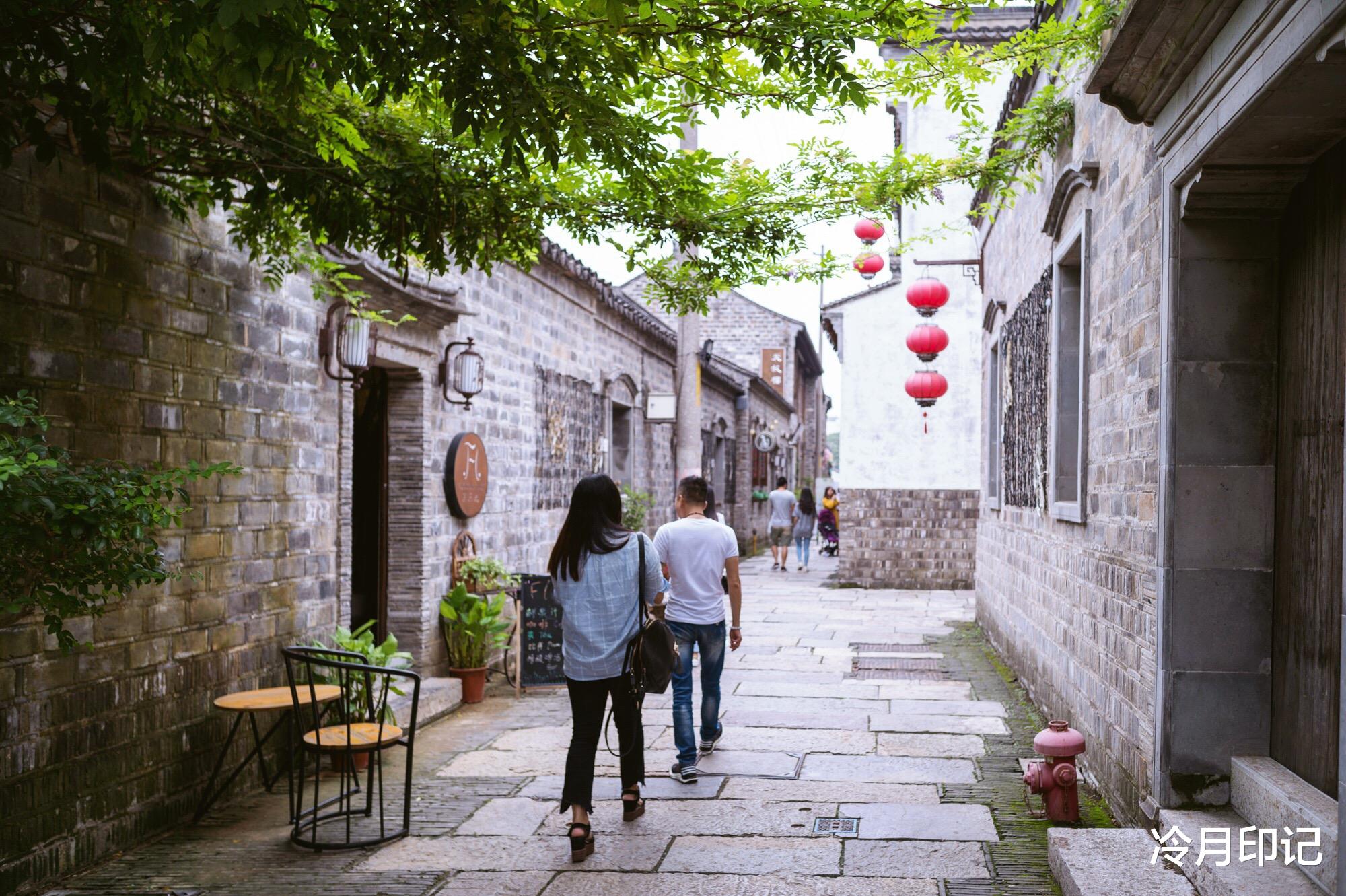 「南京」我国最适合老年人旅游的三座城市，风景美还干净，退休后值得一去