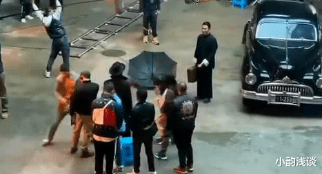 刘德华▲刘德华与流量小生起争执?工作人员率先保护新人,天王一旁受冷落!