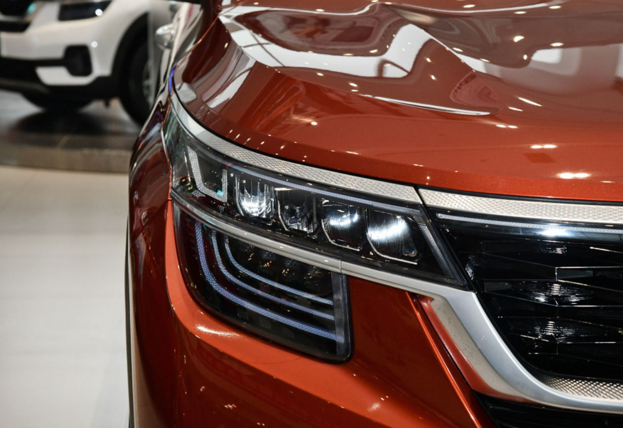 【轿跑】起亚又一“实力派”成功了！比柯米克帅气，油耗5.4L，10.88万