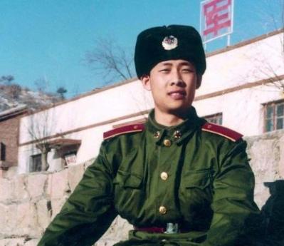 『张译』因为贪玩救了父母命的张译，娶二婚央视主持人，无儿无女很幸福