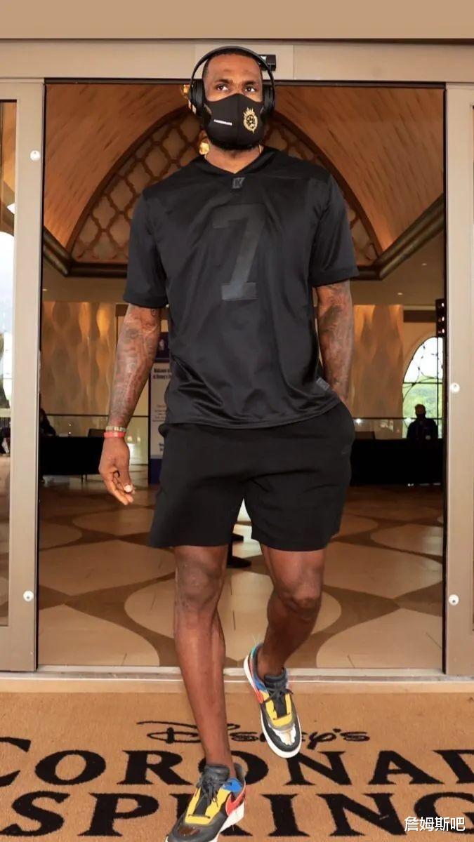 勒布朗·詹姆斯|卡鲁索钉板大帽哈登！詹姆斯被球打头，差点发飙！湖人淘汰马赛克，时隔10年再次打进西决