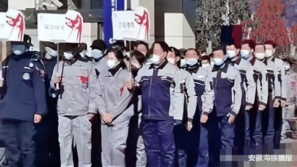 安徽海豚播报 苏州一小区引进日本物业，居民放鞭炮庆祝，网友：谁服务好就用谁