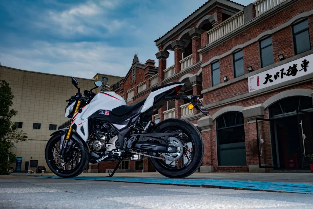 「动力」岂止工艺：豪爵DR300开箱日志，一款世界级水准的街车