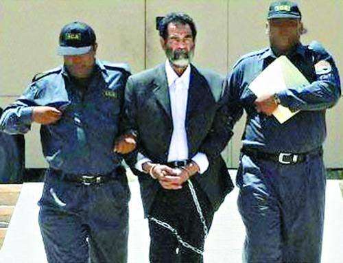 美军|监狱中的萨达姆，生活得有多悲惨？真相曝光：美军手段真够毒辣