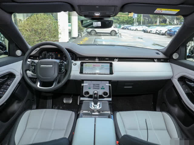 路虎极光@曾经70万被奉为男人的梦想，如今29万没人要，成为工薪阶层入门款