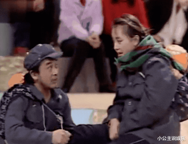 黄宏|24岁荣登春晚,60岁靠人搀扶走路,职务被免后,黄宏如今怎样