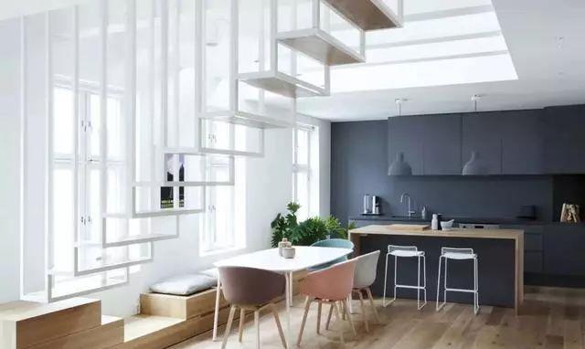 ▲国外正流行的“悬浮式”楼梯，惊艳到我了