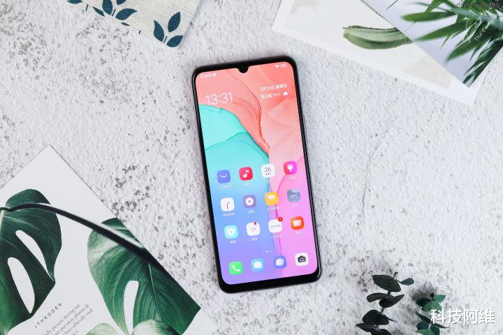 中国移动|从2698元跌至1998元,4500mAh+8GB,发布仅半年如今加速退场让路