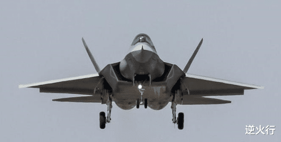 【歼-10】飞机的折叠机翼太有意思了!还是美国最会折叠,堪称变形金刚