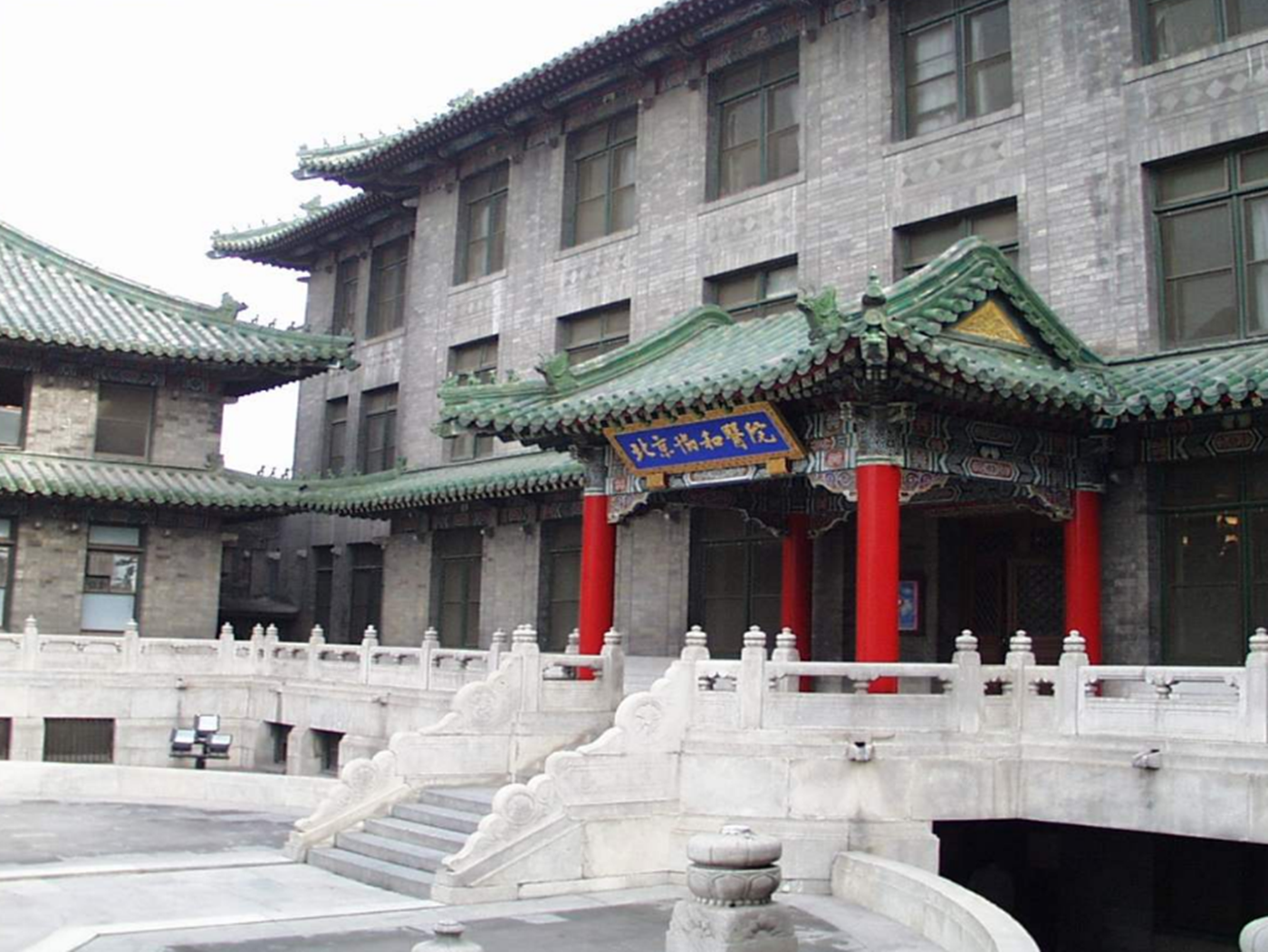 大学|国内面积“最小的”3所大学，最小仅有一个足球场，实力却超一流