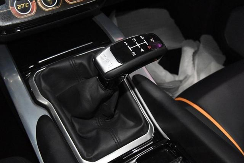 奔驰G级■东风要逼死大众！廉价“奔驰G”曝光，起步2.0T不足15万，途观难卖了