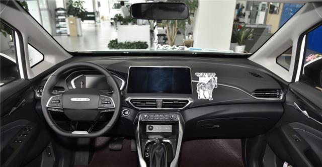 「大通g50」这辆MPV售8.68万元起，外观漂亮空间大，全家人出行的好帮手