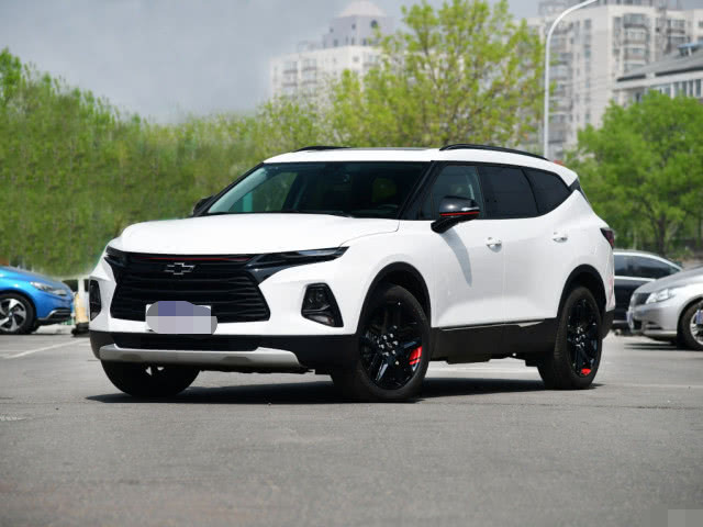 名爵6@又降4万,车长五米,2.0T+9AT,气场比途观L强,还是七座