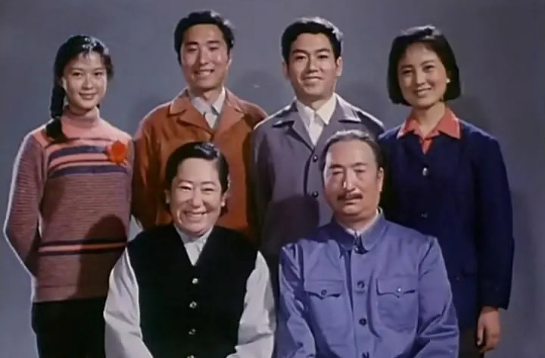#八一电影制片厂#英俊的唐国强 硬朗的朱时茂 喜剧天才陈佩斯 80年代八一电影厂男神云集TOP10