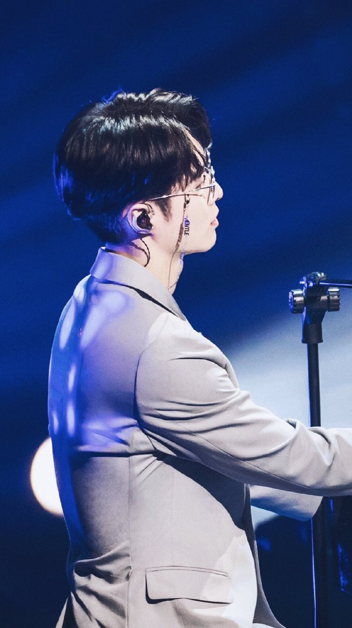 「张艺兴」钢琴加音乐下的王子，张艺兴