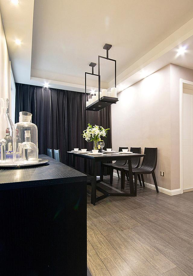 「」头次见卧室衣柜还能这样装，效果真心赞！朋友追着问我家具在哪买