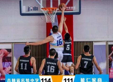 中国男篮|喜讯！中国男篮再迎天才中锋，19岁身高2米，天赋超周琦