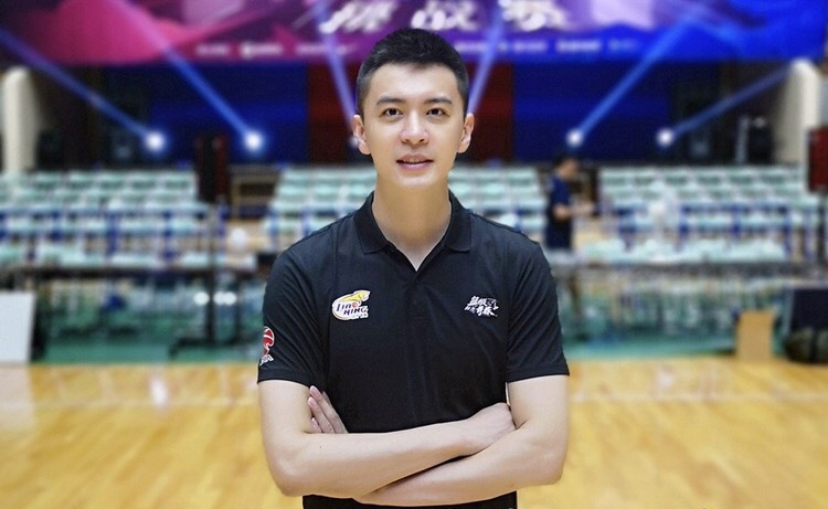 「辽宁男篮」郭艾伦为老叔而战，辽宁男篮坚持快打旋风，杨鸣空降“杀鸡儆猴”