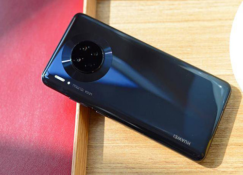 iQOO 5|还在纠结 iQOO5吗？对比华为mate305G之后，就不难抉择了