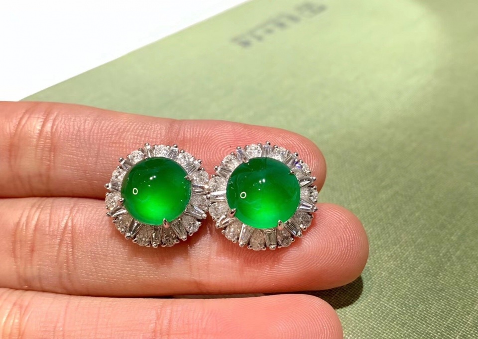 「翡翠」小骆翡翠科普：翡翠不会买？五个字，教你挑到好翡翠！