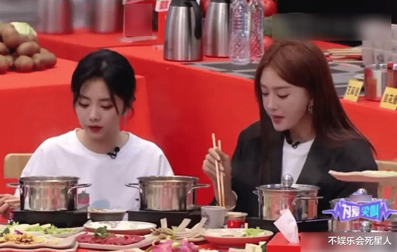 谭松韵|秦岚谭松韵同框画面太养眼，看清两人状态，确定有11岁的年龄差？