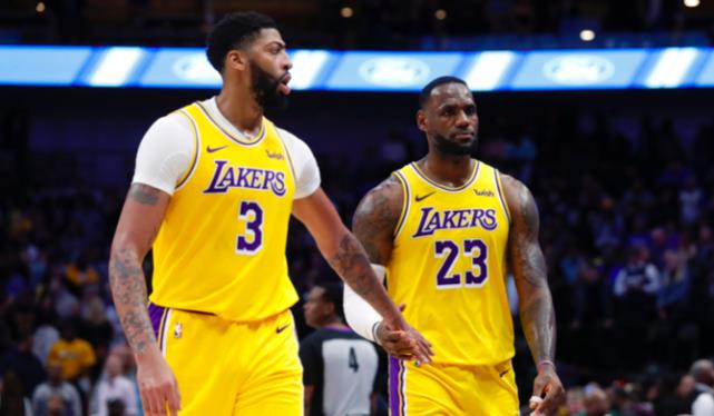 湖人队:1-3大逆转!湖人逆转雄鹿夺冠,浓眉有感而发,球迷调侃历史第二