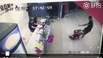 教练|健身房又爆冲突,私教欲动手打人?网友的评论炸了