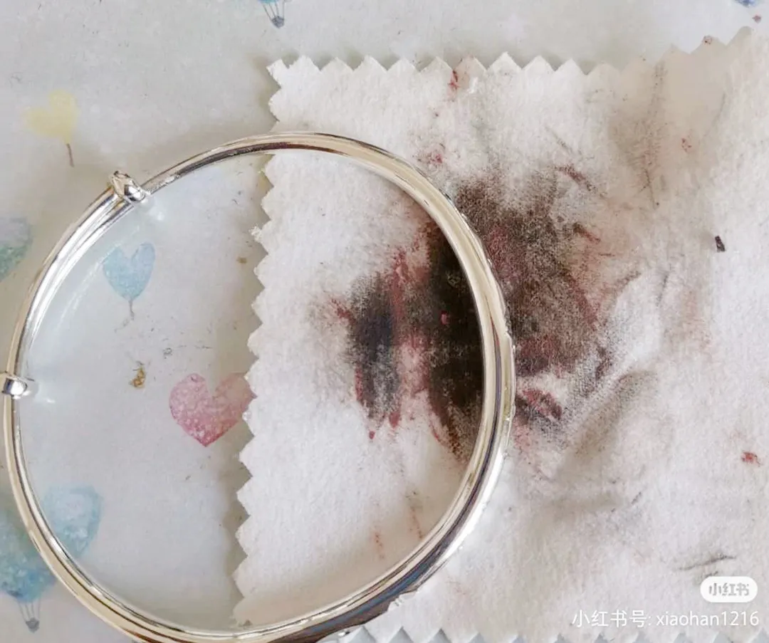 秋装|口红过期了怎么办，继续留着是不是想给下一代当传家宝？