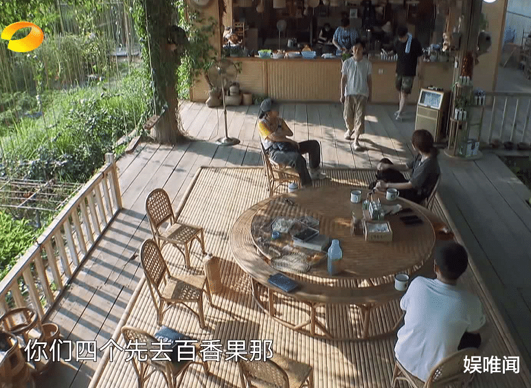 『快乐家族』快乐家族到访《向往的生活》，彭昱畅去哪了？镜头后面的他更圈粉