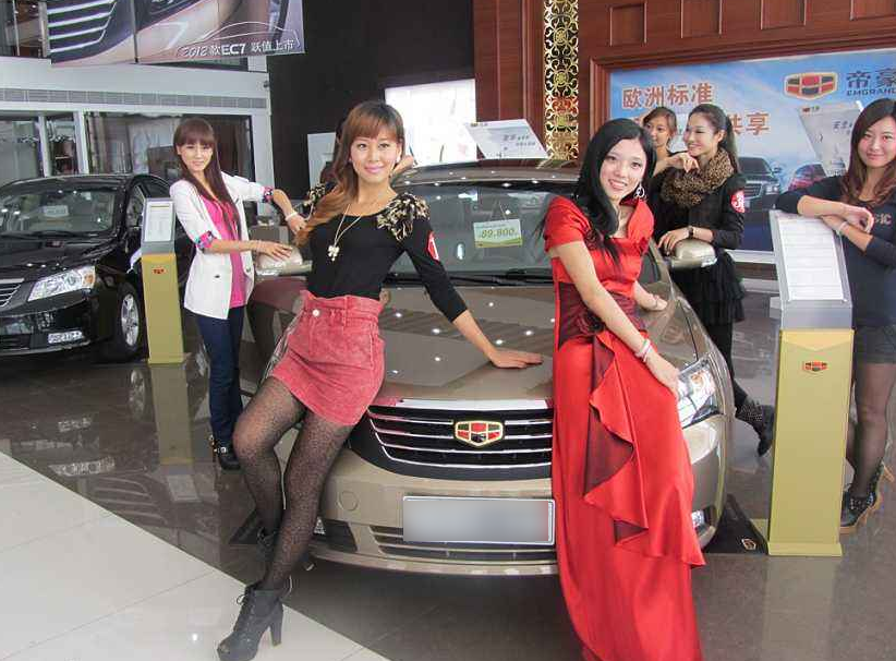 【4s店】买一台10万的车至少砍价多少才不亏？内行人：低于这数就是冤大头