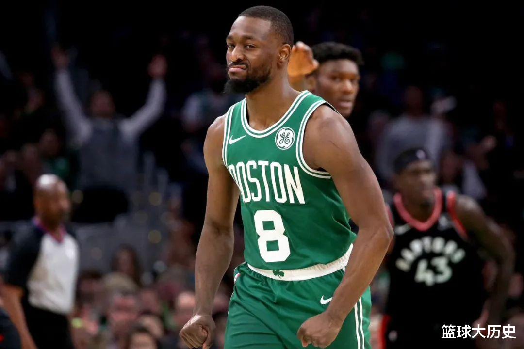 「肯巴·沃克」肯巴沃克的选秀报告!身高1米81,评分95分,乔丹为何选他?