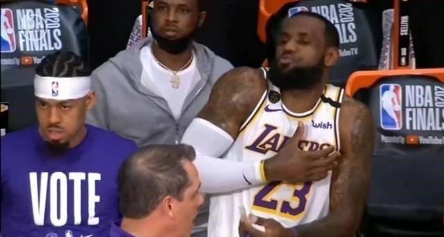 勒布朗·詹姆斯|魔术师:如果詹姆斯能再拿一冠,那他将和乔丹平起平坐!