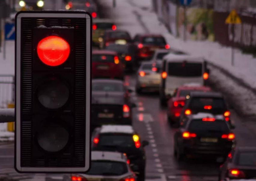 [自动挡]自动挡不是踩油门就走，这3“不准”要牢记，别等大修再后悔